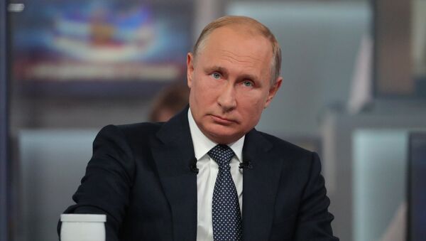 Прямая линия с президентом России Владимиром Путиным - Sputnik Азербайджан