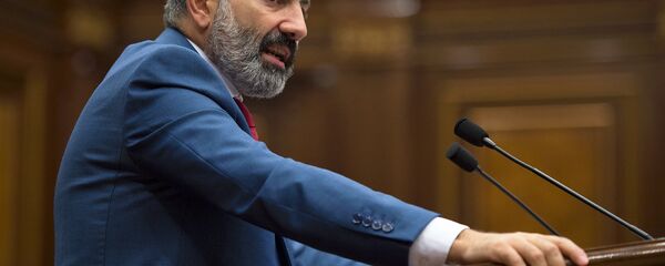 Премьер-министр Армении Никол Пашинян в Парламенте (7 июня 2018). Еревaн Премьер-министр Армении Никол Пашинян в Парламенте (7 июня 2018). Еревaн - Sputnik Азербайджан