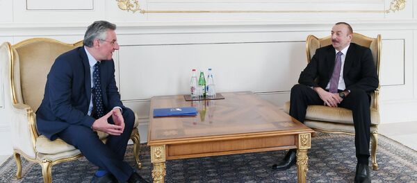 Президент Азербайджана Ильхам Алиев принял вице-президента комитета Европарламента по международной торговле Яна Захрадила - Sputnik Азербайджан