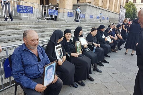Tbilisidə Öldürmə aksiyasının iştirakçıları - Sputnik Azərbaycan