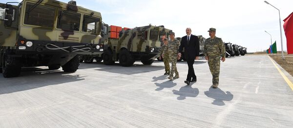 Ильхам Алиев принял участие в открытии Н-ской воинской части Министерства обороны Ильхам Алиев принял участие в открытии Н-ской воинской части Министерства обороны - Sputnik Азербайджан