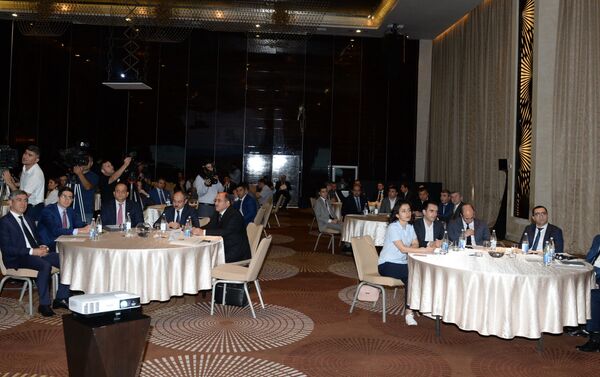 Конференция Поощрение прозрачности и эффективности деятельности государственных предприятий - Sputnik Азербайджан