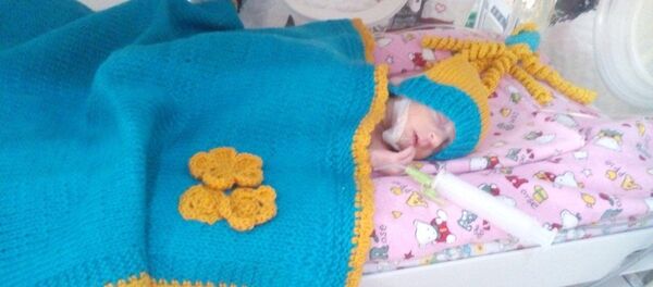 Одежда для новорожденного, взяная волонтерами азербайджанского клуба 28 петель Одежда для новорожденного, взяная волонтерами азербайджанского клуба 28 петель - Sputnik Азербайджан