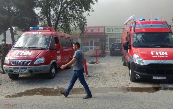 Пожар в магазине по продаже строительных материалов в Баку - Sputnik Азербайджан