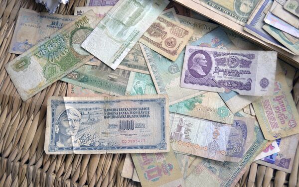 Мамедов также коллекционирует денежные купюры со всех стран, в которых побывал - Sputnik Азербайджан