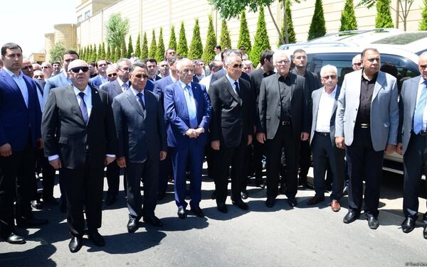 Состоялись похороны министра Оборонной промышленности Явера Джамалова - Sputnik Азербайджан