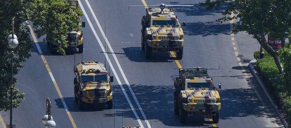 Военный парад по случаю 100-летнего юбилея создания Вооруженных сил Азербайджана. Баку, площадь Азадлыг, 26 июня 2018 года  - Sputnik Азербайджан