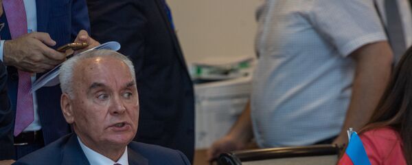 Заместитель министра иностранных дел Азербайджана Махмуд Мамедгулиев на 38-ом заседании глав МИД ОЧЭС (27 июня 2018). Еревaн - Sputnik Азербайджан