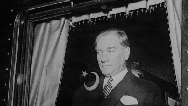 Mustafa Kamal Atatürk, 18 mart 1932-ci il - Sputnik Azərbaycan