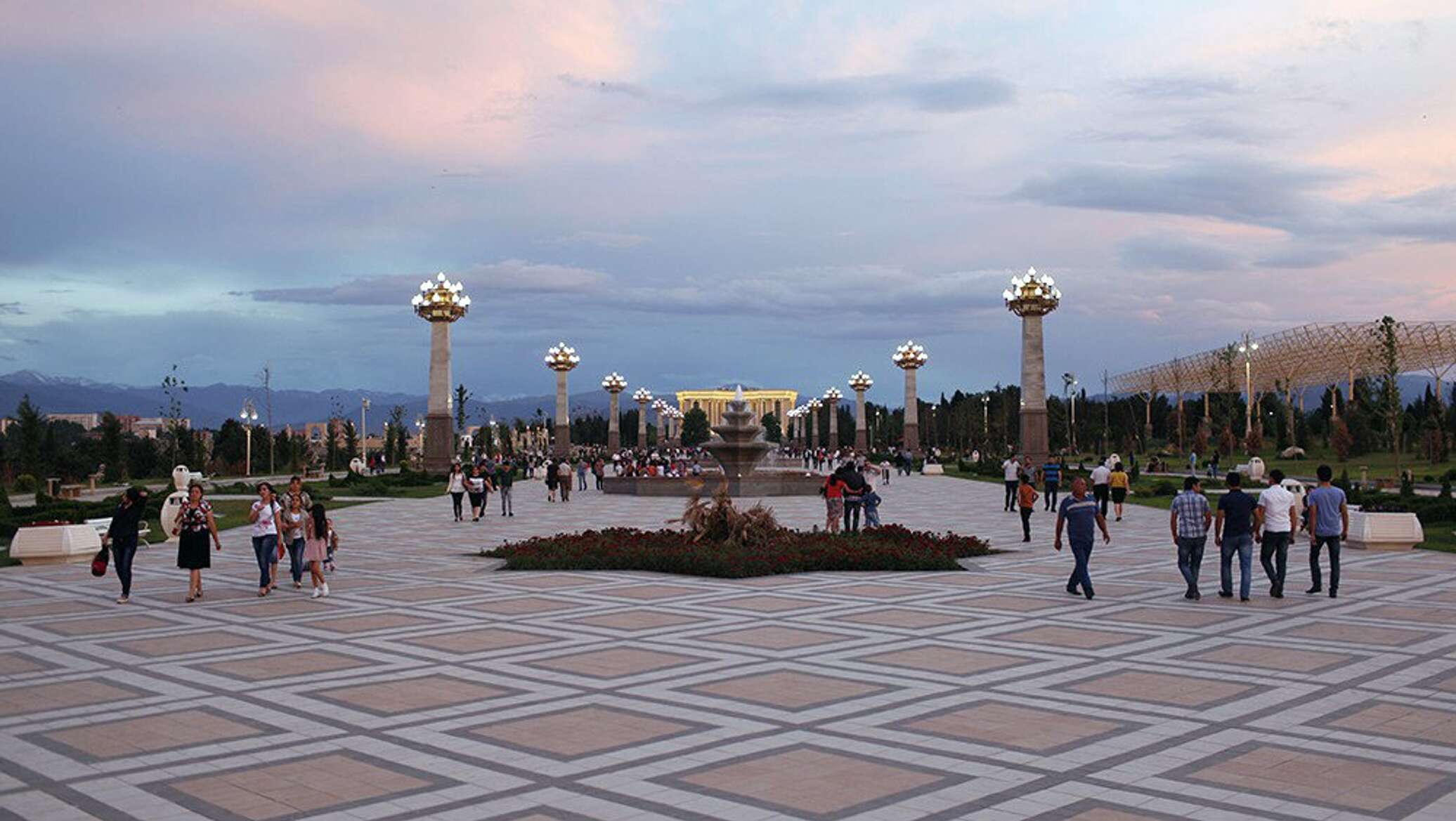 Гянджа азербайджан. Гянджа город в азербайджане. Гянджа азербайджан. Гянджа сейчас. Гянджа улица джавад хана.