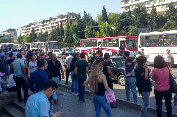 Транспортные проблемы, вызванные приостановкой работы бакинского метрополитена. 4 июля 2018 года - Sputnik Азербайджан