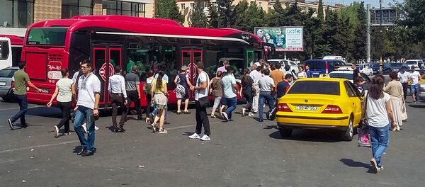 Транспортные проблемы, вызванные приостановкой работы бакинского метрополитена. 4 июля 2018 года - Sputnik Азербайджан