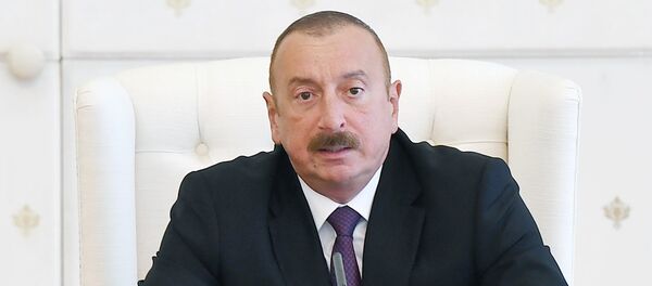 Президент Ильхам Алиев в ходе совещания, связанного с ситуацией в энергетической системе страны Президент Ильхам Алиев в ходе совещания, связанного с ситуацией в энергетической системе страны - Sputnik Азербайджан