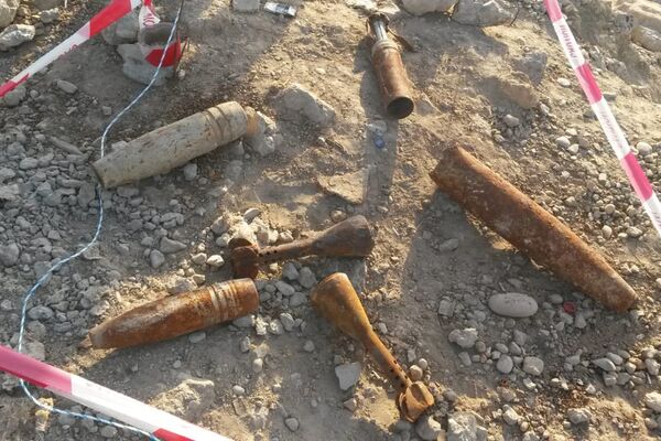 Операция по обезвреживанию мин в поселке Г.З.Тагиева города Сумгайыт - Sputnik Азербайджан