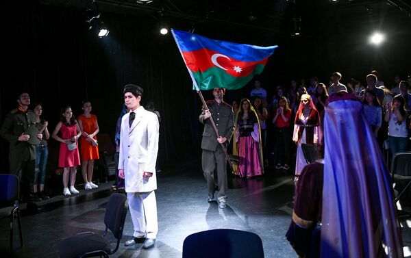 Премьера пьесы Наследие азербайджанского писателя Натига Мамедли - Sputnik Азербайджан