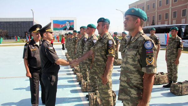 Миротворцы азербайджанской армии перед отправкой в Афганистан, 10 июля 2018 года - Sputnik Азербайджан