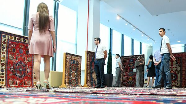 Выставка ковров “Умелые руки, волшебные нити” в Баку  - Sputnik Azərbaycan