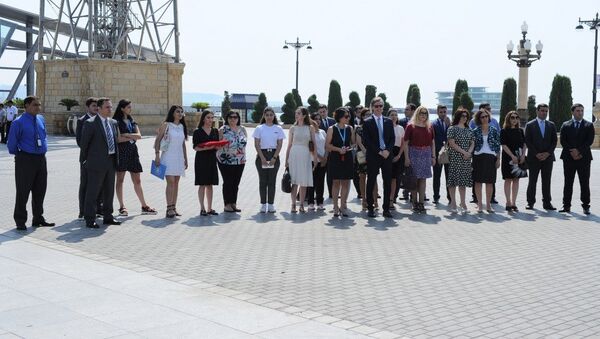 Церемония открытия стендов, посвященных Целям устойчивого развития ООН на бакинском бульваре - Sputnik Азербайджан
