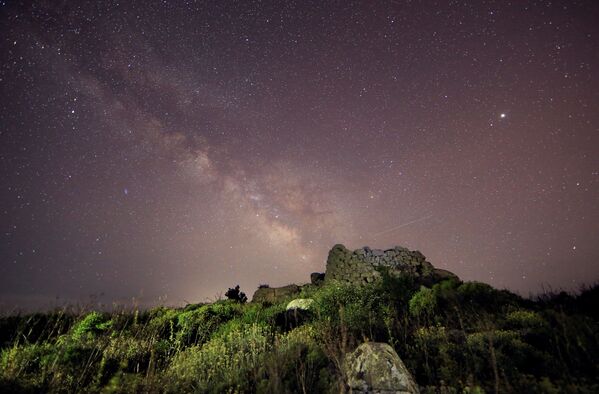 Млечный путь над башней Нураги, Сардиния - Sputnik Азербайджан