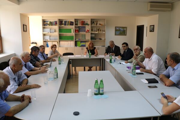 Заседание Общественного совета при Министерстве экологии и природных ресурсов Азербайджана Заседание Общественного совета при Министерстве экологии и природных ресурсов Азербайджана - Sputnik Азербайджан