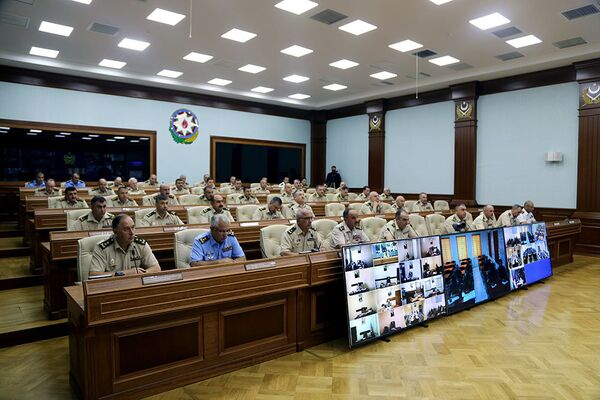 Служебное совещание под руководством министра обороны Азербайджана генерал-полковника Закира Гасанова. Баку, 14 июля 2018 года Служебное совещание под руководством министра обороны Азербайджана генерал-полковника Закира Гасанова. Баку, 14 июля 2018 года - Sputnik Азербайджан