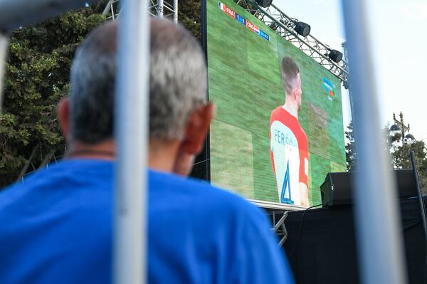Как в Баку смотрели финал ЧМ-2018 - Sputnik Азербайджан