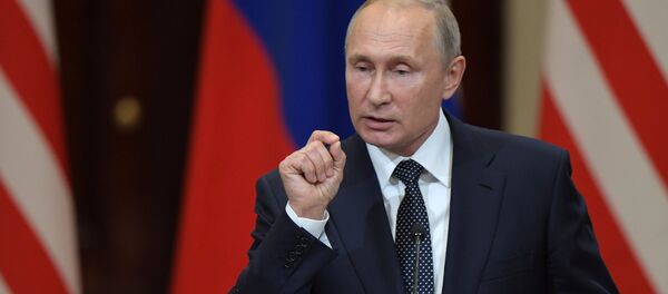 16 июля 2018. Президент РФ Владимир Путин на совместной с президентом США Дональдом Трампом пресс-конференции по итогам встречи в Хельсинки - Sputnik Азербайджан