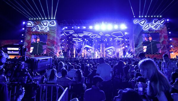 Музыкальный фестиваль Жара-2018, первый день 26 июля 2018 года - Sputnik Азербайджан