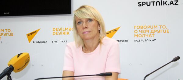 Официальный представитель министерства иностранных дел России Мария Захарова в Мультимедийном пресс-центре Sputnik Aзербайджан - Sputnik Азербайджан