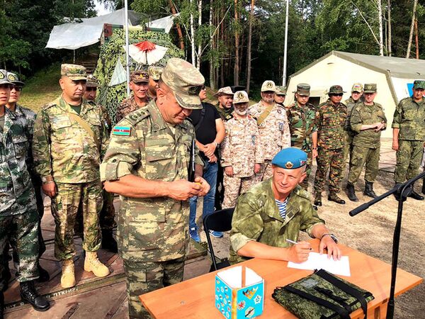 Азербайджанские снайперы продемонстрируют свое мастерство на конкурсе Снайперский рубеж Азербайджанские снайперы продемонстрируют свое мастерство на конкурсе Снайперский рубеж - Sputnik Азербайджан