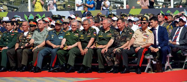Министр обороны Азербайджана принял участие в церемонии открытия соревнований Армейские международные игры-2018 - Sputnik Азербайджан