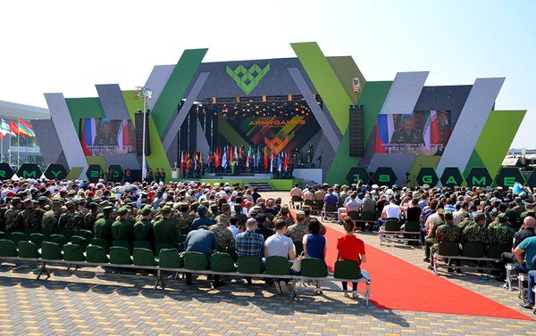 Министр обороны Азербайджана принял участие в церемонии открытия соревнований Армейские международные игры-2018 - Sputnik Азербайджан