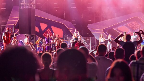 Выступление группы Ленинград и Сергея Шнурова на музыкальном фестивале Жара в Баку - Sputnik Азербайджан