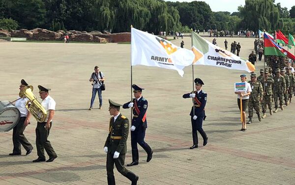 Азербайджанские военнослужащие приняли участие на торжественной церемонии открытия конкурса Снайперский рубеж - Sputnik Азербайджан