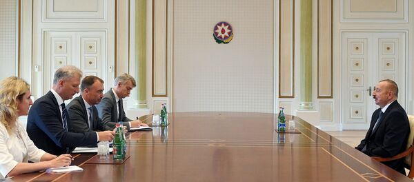 Президент Ильхам Алиев принял делегацию во главе со специальным представителем Европейского Союза - Sputnik Азербайджан