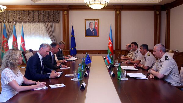 Министр обороны Азербайджана встретился со специальным представителем Европейского союза - Sputnik Азербайджан