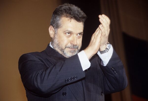 Директор Центрального дома кино Юлий Гусман. 26 марта 1993 года Директор Центрального дома кино Юлий Гусман. 26 марта 1993 года - Sputnik Азербайджан