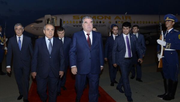 Президент Taджикистана Эмомали Рахмон прибыл с официальным визитом в Азербайджан - Sputnik Азербайджан