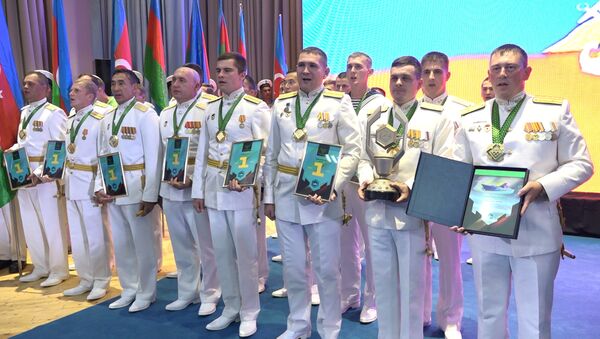 В Баку наградили победителей битвы на Каспии - Sputnik Азербайджан