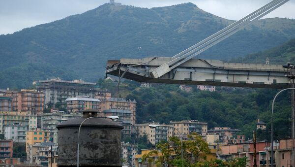 Обрушившийся мост в Генуе, Италия - Sputnik Азербайджан
