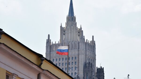 Здание министерства иностранных дел РФ на Смоленской-Сенной площади в Москве - Sputnik Азербайджан