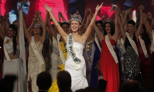 Представительница США Александрия Миллс, завоевавшая титул Мисс Мира-2010 - Sputnik Азербайджан