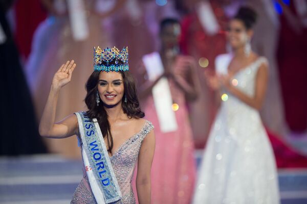 Представительница Индии Мануши Чхиллар, завоевавшая титул Мисс Мира-2017 - Sputnik Азербайджан