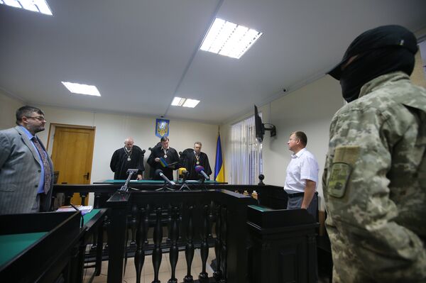 Заседание суда Херсонской области на слушаниях по апелляции на арест руководителя портала РИА Новости Украина Кирилла Вышинского Заседание суда Херсонской области на слушаниях по апелляции на арест руководителя портала РИА Новости Украина Кирилла Вышинского - Sputnik Азербайджан