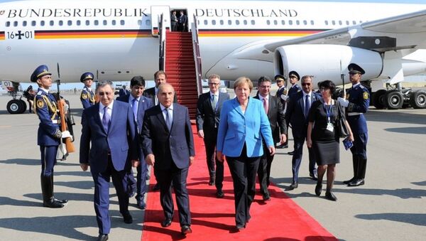 Almaniyanın Federal Kansleri Angela Merkelin rəsmi qarşılanma mərasimi olub - Sputnik Azərbaycan