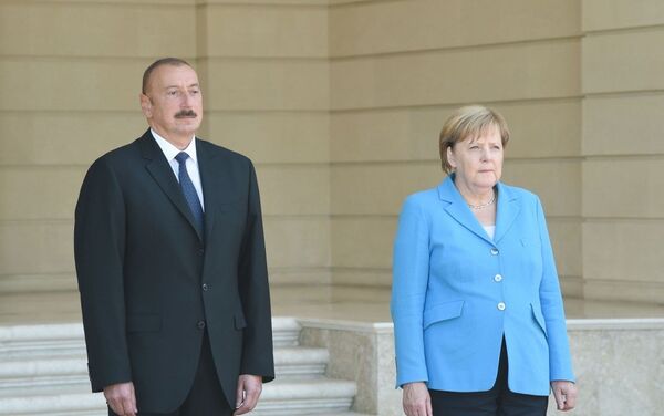 Состоялась церемония официальной встречи Федерального канцлера Германии Ангелы Меркель - Sputnik Азербайджан