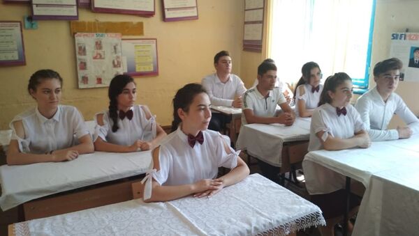 Учебный процесс в школе имени Эльшана Мамедова села Самух Бардинского района - Sputnik Азербайджан