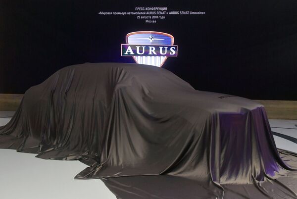 Презентация автомобиля Aurus Senat на Московском международном автомобильном салоне 2018 - Sputnik Азербайджан
