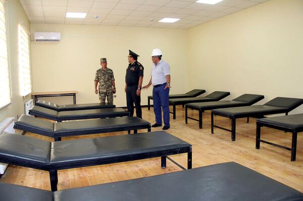 Продолжаются работы в сфере улучшения условий службы военнослужащих Продолжаются работы в сфере улучшения условий службы военнослужащих - Sputnik Азербайджан