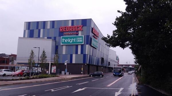 Торговый центр Redrock Stockport в Манчестере Торговый центр Redrock Stockport в Манчестере - Sputnik Азербайджан